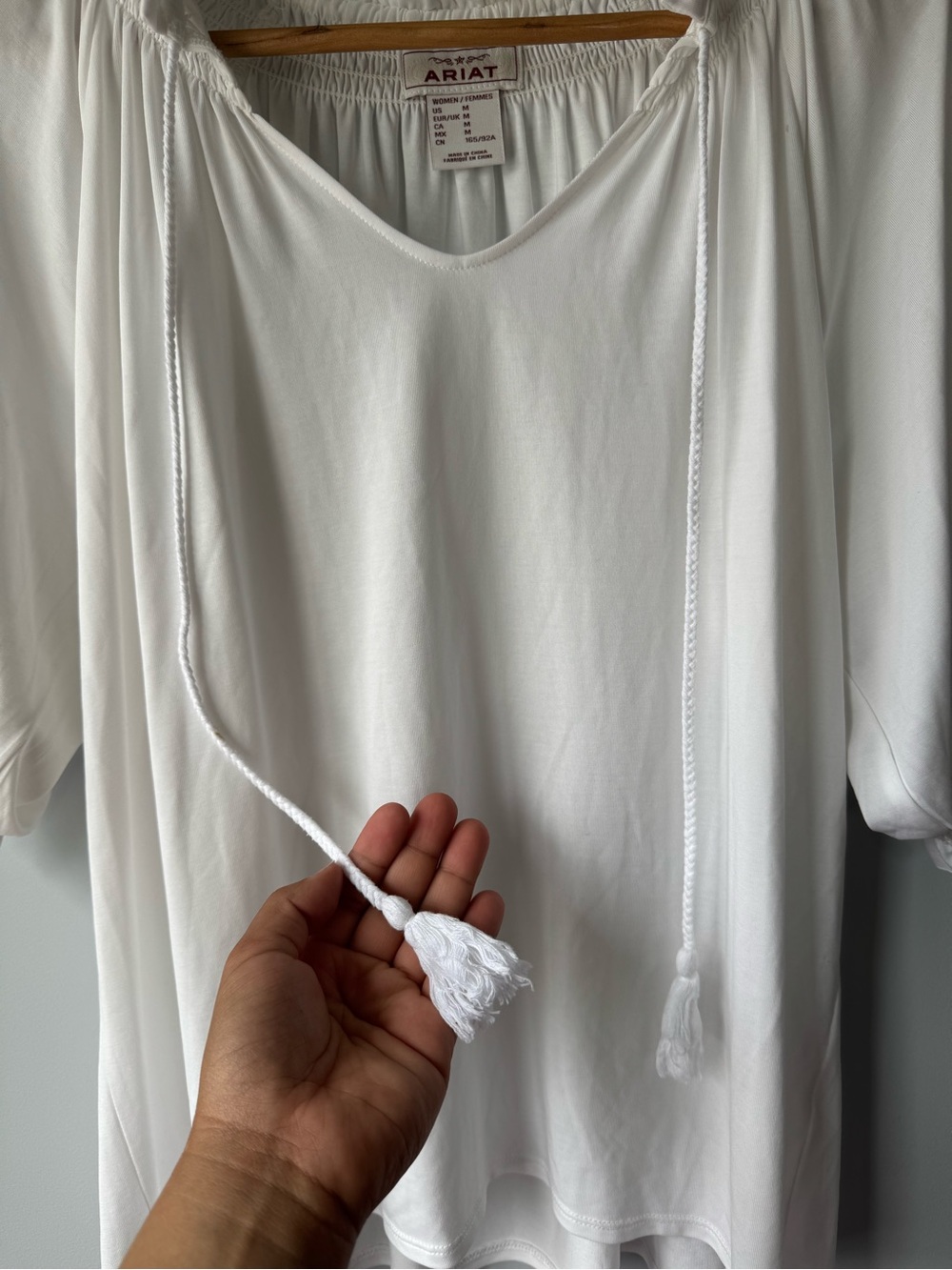 (M) Ariat White Ruffle Tie-Neck Blouse - Picture 3 of 7